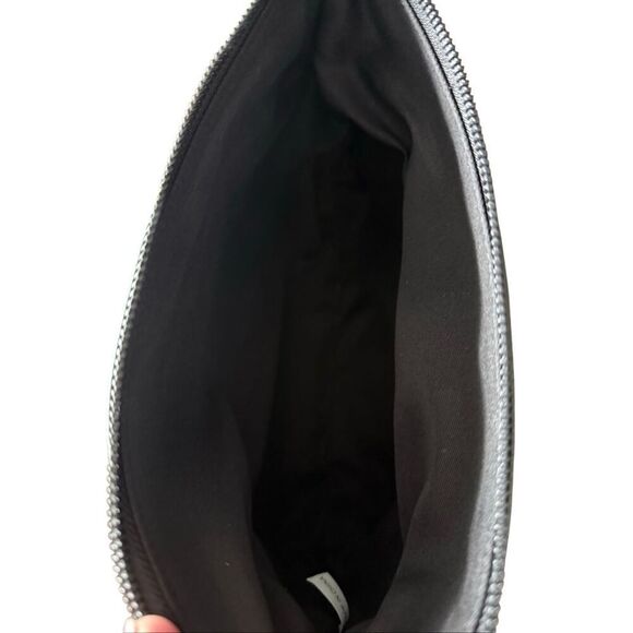 Steve Madden cross body bag wristlet black faux pebbled leather purse NEW - Picture 4 of 8